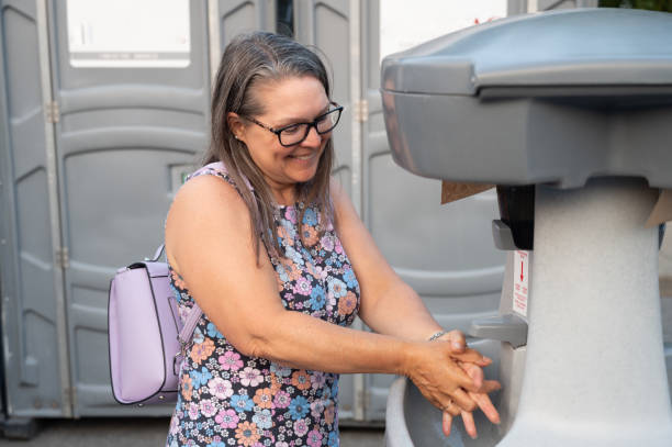 Best Portable bathroom rental  in Elon, NC